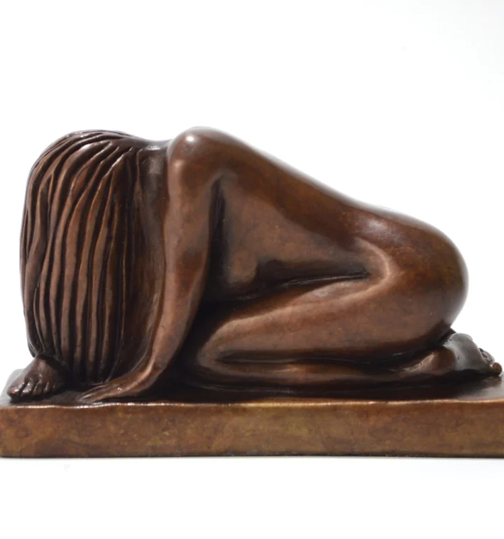 Bronze Weeping Lady 1c