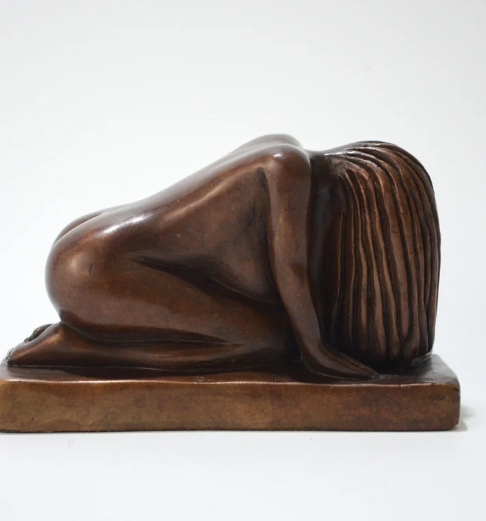 Bronze Weeping Lady 2a